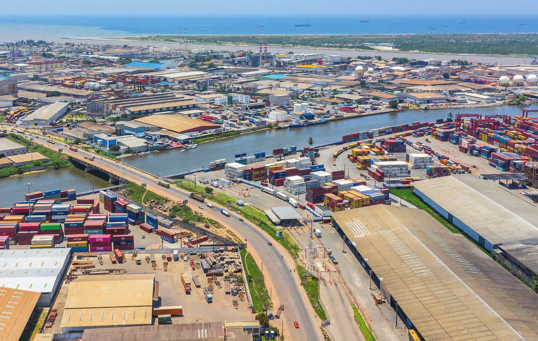 La zone industrielle de Vridi, dans la commune de Port-Bouët. NABIL ZORKOT